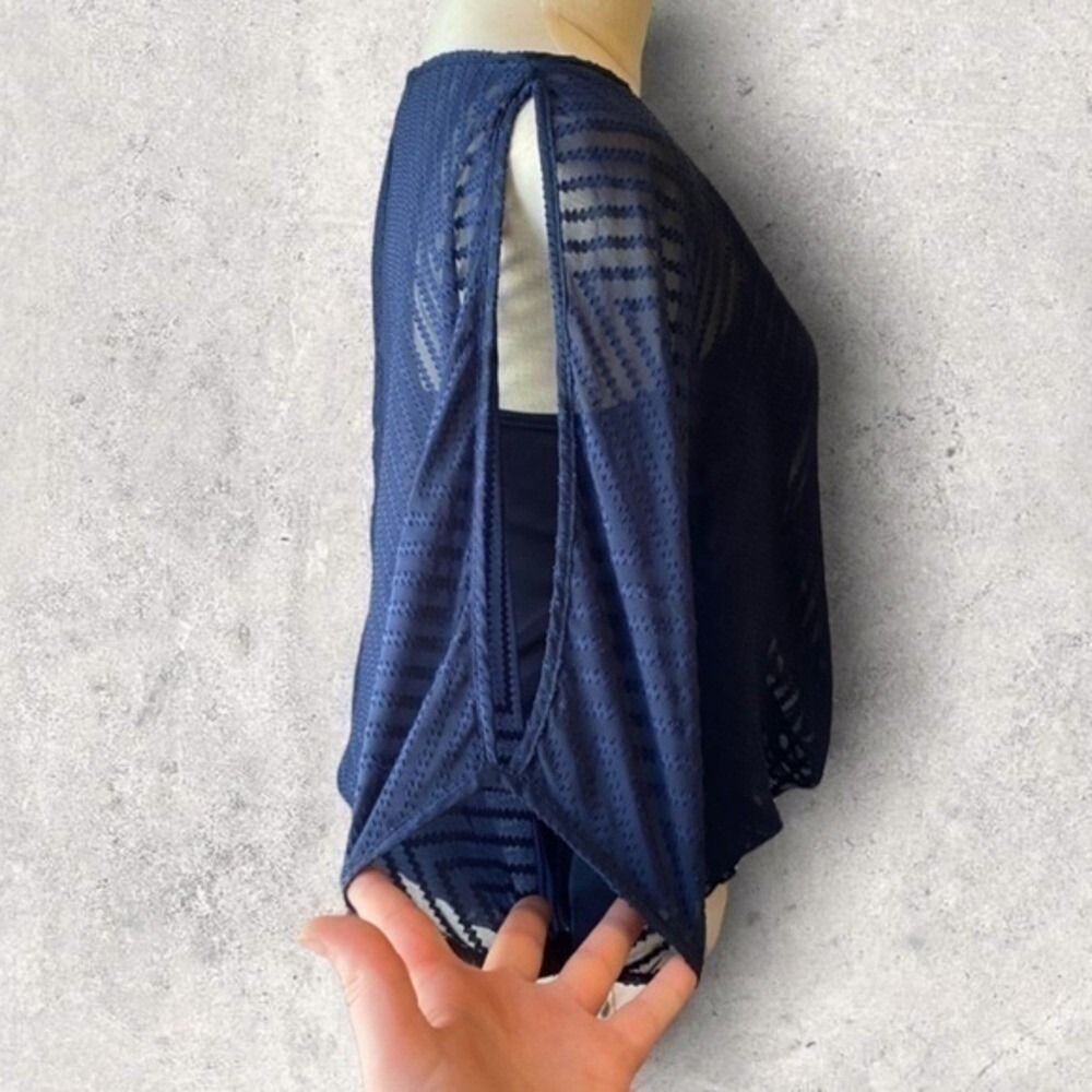 BCX —‎ Women's Open Arm Design Navy Blouse - Picture 4 of 9